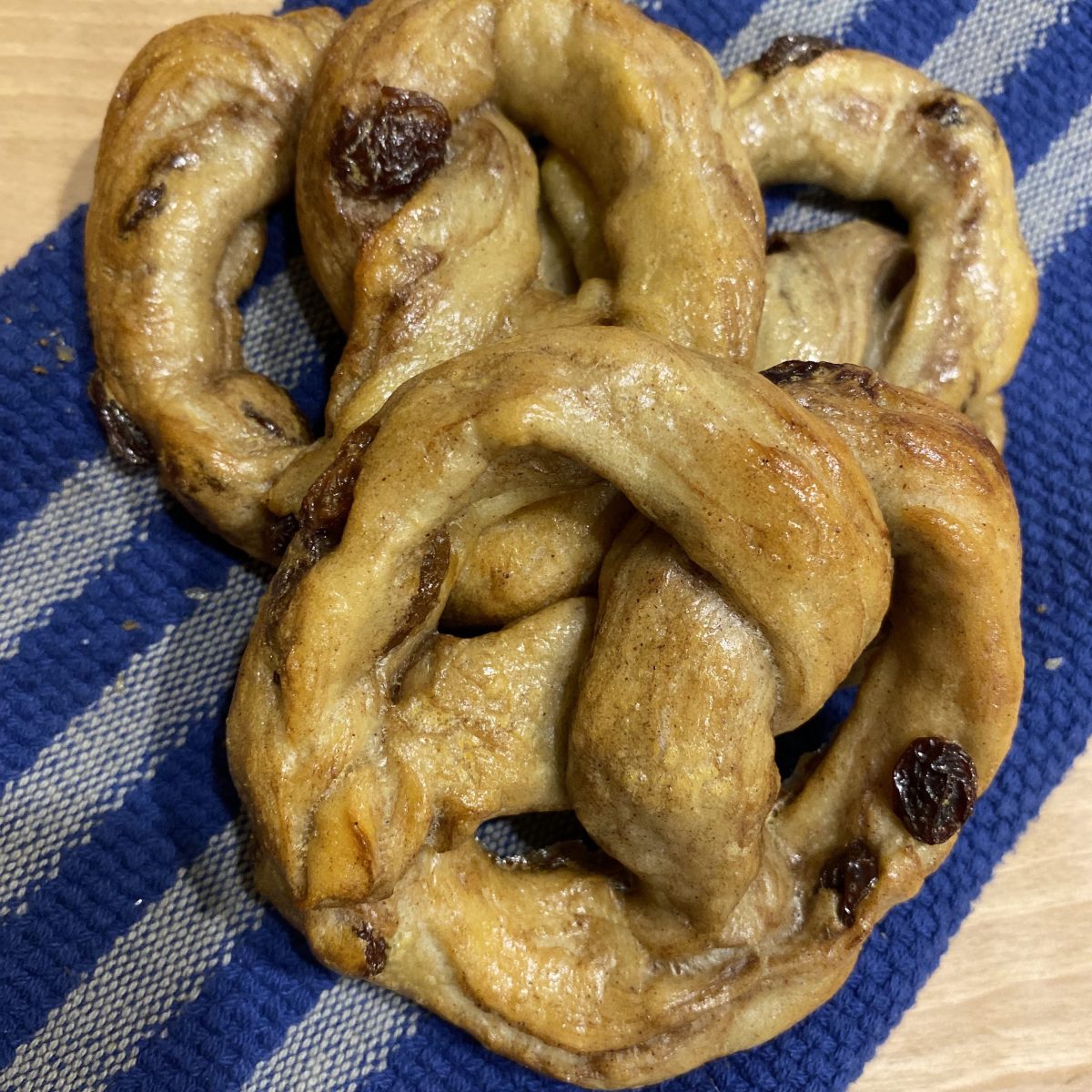 Cinnamon Raisin Sourdough Pretzel&nbsp;Recipe