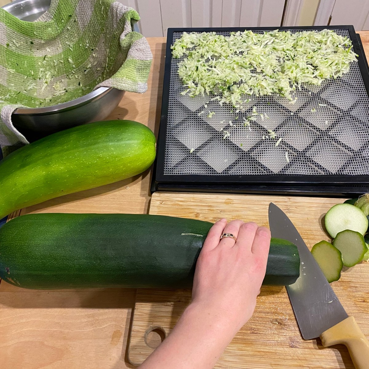 How to Dehydrate&nbsp;Zucchini
