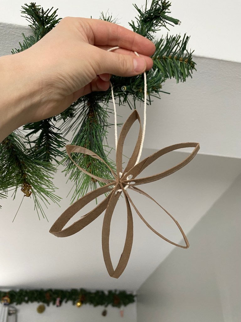DIY Eco-Friendly Christmas Ornament from Toilet Paper&nbsp;Rolls